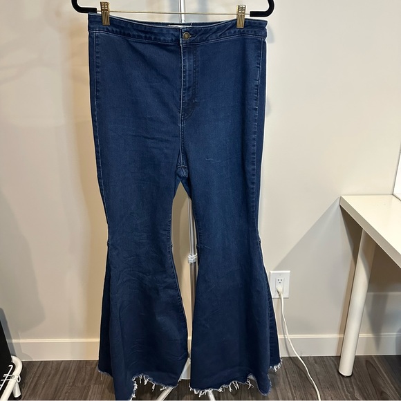 Free People Denim - Dark Blue Flare Women's Jeans - Classic High-Waist